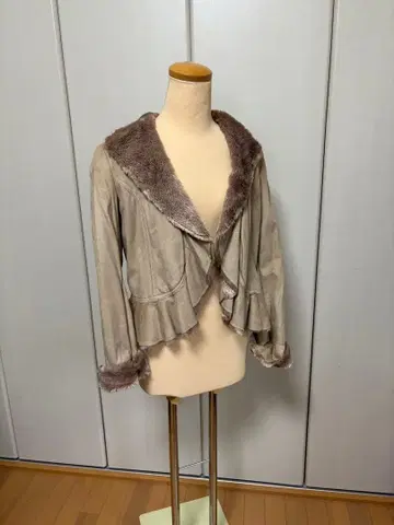 베이지 프릴 자켓