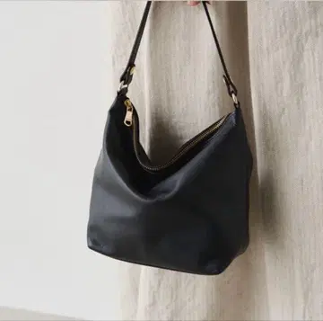 새상품 russet 소프트 가죽 심플 숄더백