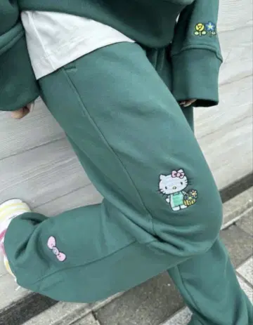 [레어] adidas x 키티 스웨트 팬츠 그린 M