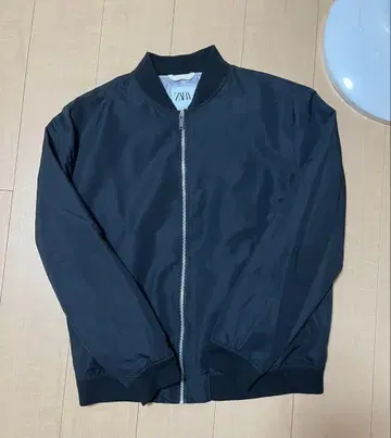 ZARA 블랙 집업 MA-1