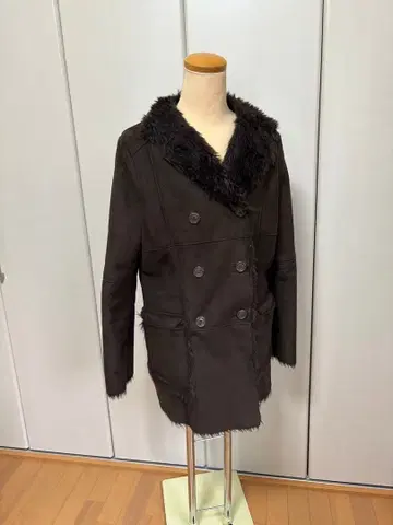 무스탕 더블 브레스트 자켓