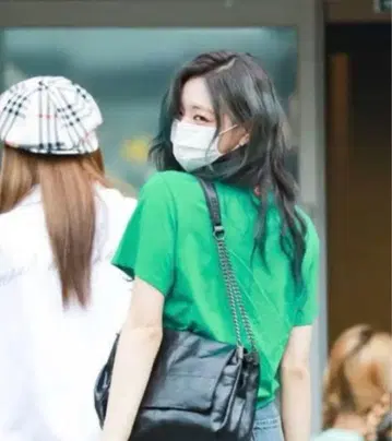 ZARA 락 플랩 숄더백