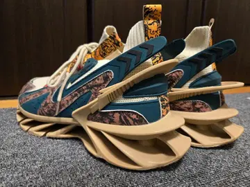 유니크 디자인 스포츠 슈즈