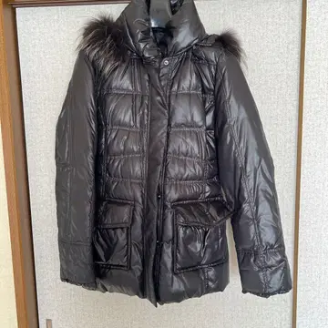 후드 부착 블랙 다운 자켓