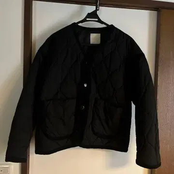 블랙 퀼팅 자켓 프리 스마트