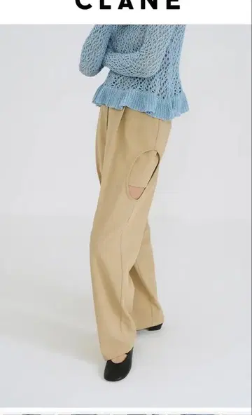 CLANE SIDE CIRCLE CUT PANTS - BEIGE