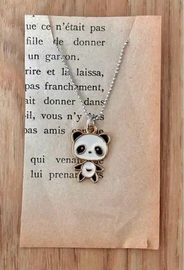 팬더 참 목걸이