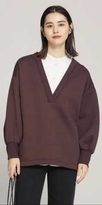 깊은 V넥 컷 긴팔 상의 나노 유니버스