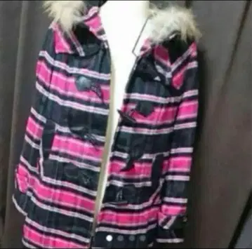 잉그 후드 부착 더플 코트 블랙과 핑크 체크