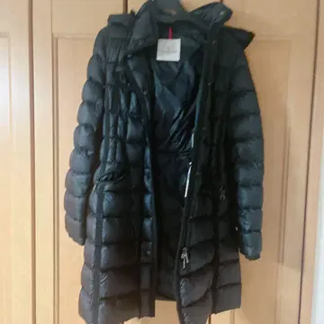 MONCLER 블랙 다운 자켓 롱