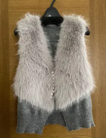 퍼 달린 그레이 슬리브리스 베스트