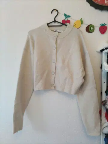 ZARA 숏 기장 니트 가디건 M 사이즈