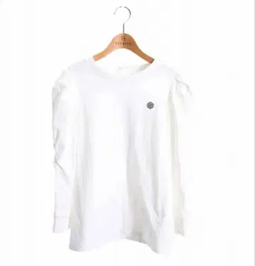 보더스 앳 발코니 퍼프 슬리브 화이트 티셔츠