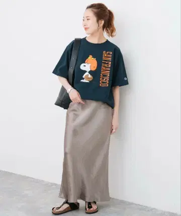 2024년 새상품급 스픽 앤 스팬 새틴 플레어 스커트 36