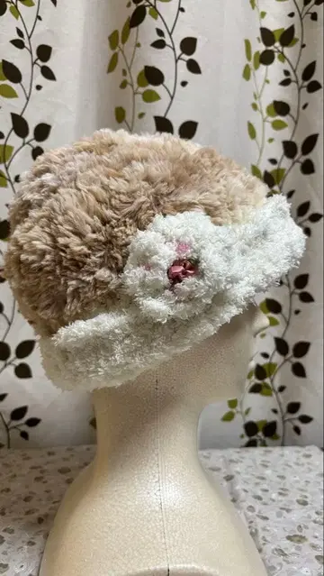 핸드메이드 플리스 소재 베이지 화이트 모자