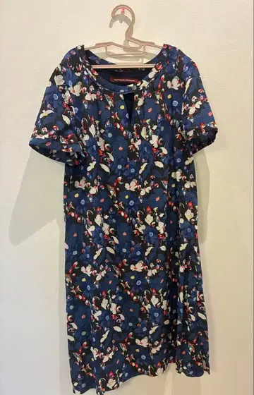 콩트와르 데코토니에 꽃무늬 반팔 무릎 기장 원피스 7호