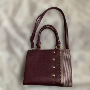 axes femme 버건디 숄더백