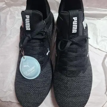 PUMA 블랙 스니커즈