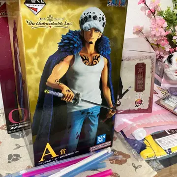 트라팔가 로 MASTERLISE 피규어