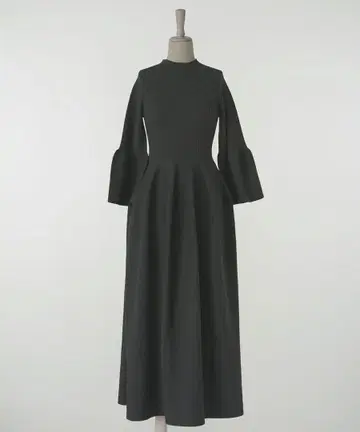 [ 미사용 ] HUIT 플레어 슬리브 블랙 롱 원피스 S