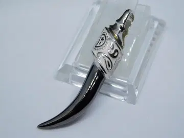 새상품 아르테미스 클래식 텍스타일 클로 펜던트 탑