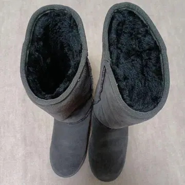 그레이 어그 부츠 안쪽 퍼 포함