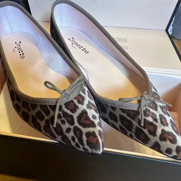 미사용 새상품 Repetto 레페토 발레 슈즈 레오파드 포인티드 토