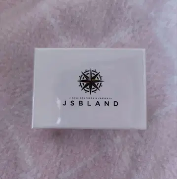 JSBLAND mate 화이트 장미 귀걸이