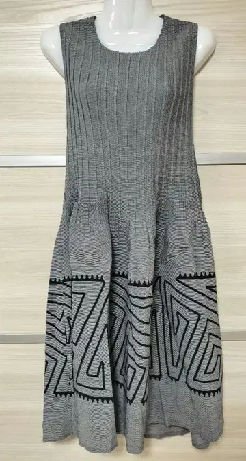 슬리브리스 원피스 그레이