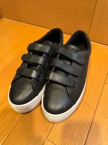 새상품급! NO NAME 스니커즈