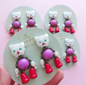 키노코노하리시고토 마리오네트 귀걸이 버섯의 탄력