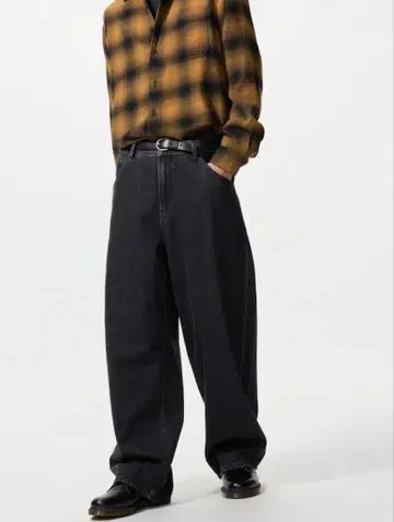 배기 커브 진 UNIQLO 다크 그레이 23