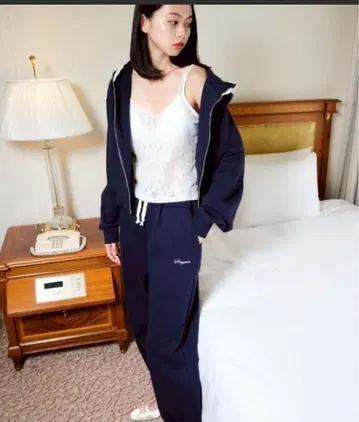 smyeon 자수 스웨트 팬츠