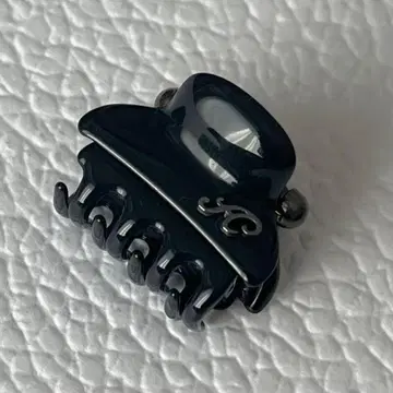 극미품 acca 아카 바비 클립 A 로고 S 사이즈 블랙