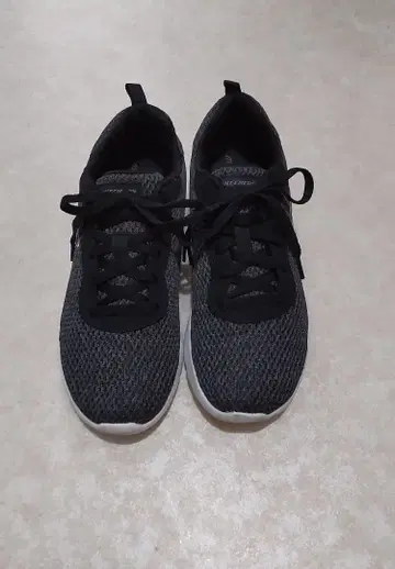 SKECHERS 블랙 메쉬 스니커즈 36