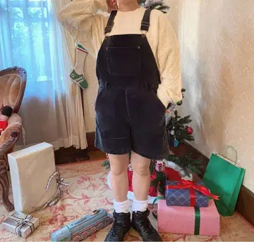 페코클럽 코듀로이 하프 멜빵바지