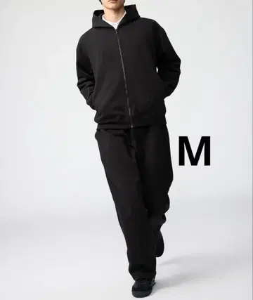 새상품 유니클로 맨투맨 와이드 팬츠 M 사이즈 블랙