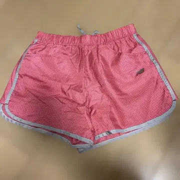 New Balance 빨간색 체크 무늬 숏팬츠