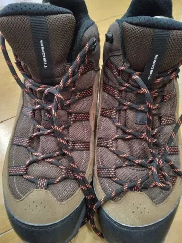 TIOGA 트레킹 슈즈 브라운 25.5cm