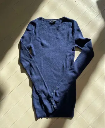 theory 네이비 리브 긴팔 스웨터 사이즈 2