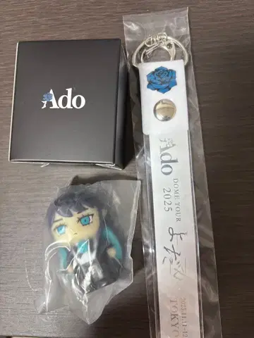ado 요다카 도쿄돔 한정판 굿즈 은색 테이프 홀더 미니 피규어