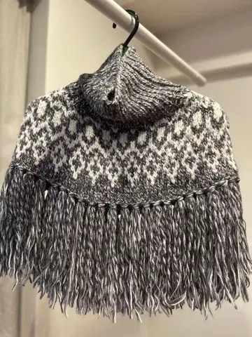 HYKE 프린지 달린 판초