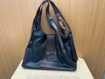 블랙과 브라운의 숄더백