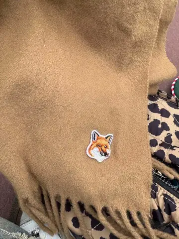 메종 키츠네 베이지 머플러