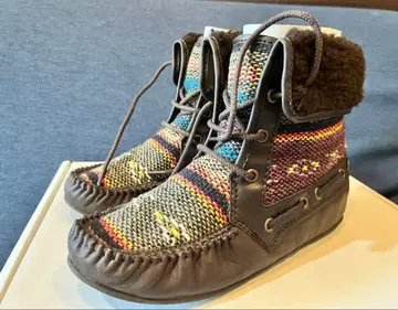 Minnetonka 멀티 컬러 무스탕 숏부츠