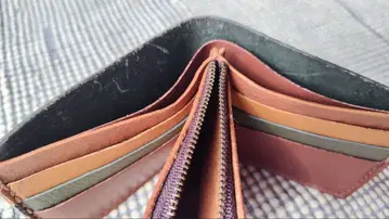 다크 그린 가죽 접이식 지갑