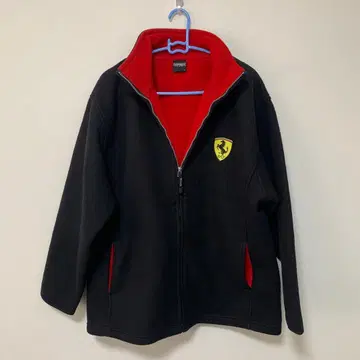 Ferrari 블랙 레드 점퍼 플리스 소재