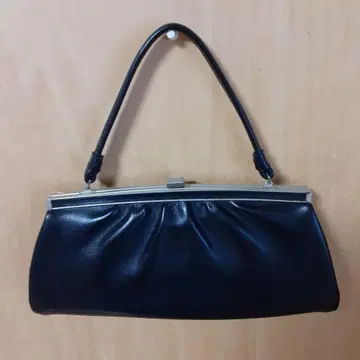 블랙 가죽 클러치백