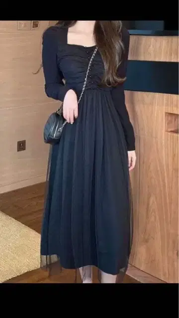 가격 인하 가능 스퀘어 긴팔 롱 원피스