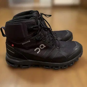 On 온 클라우드락 워터프루프 하이컷 스니커즈 25.0